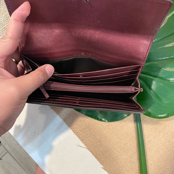 Authentic Gucci Patent Guccissima long wallet. - Picture 3 of 7